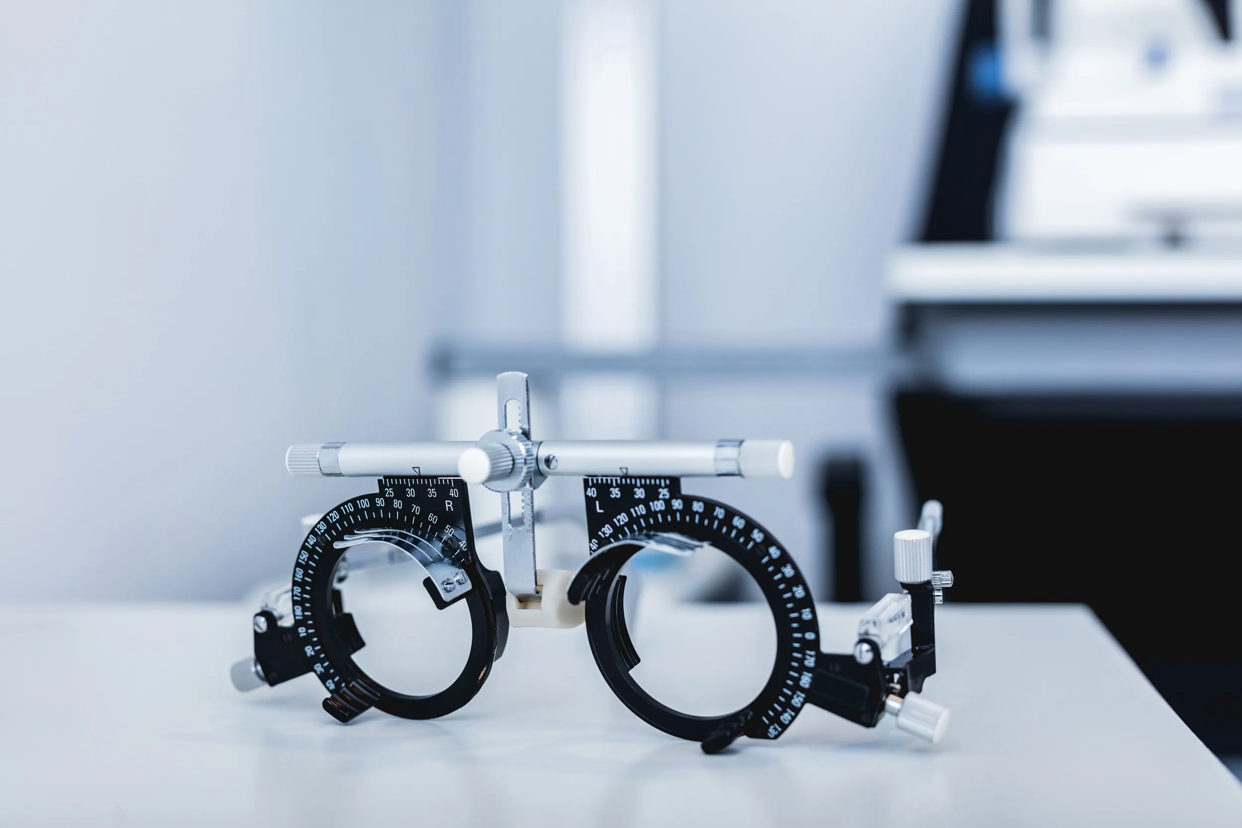 Bioptic low vision glasses