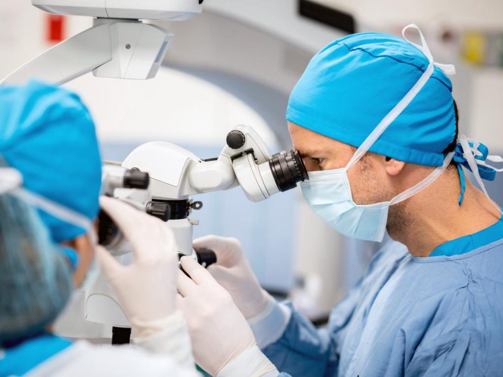 Treatments of macular degeneration vs diabetic retinopathy